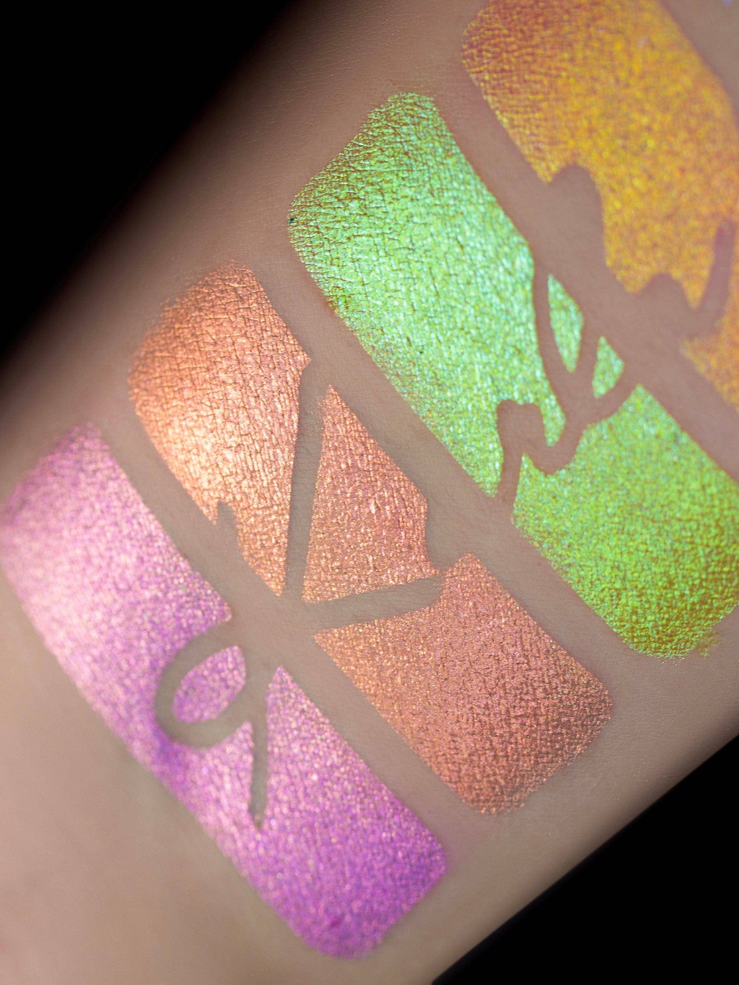 Karla Cosmetics - 'Pom Pom' Pastel Duochrome Loose Eyeshadow